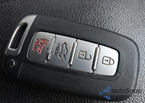 2013 Hyundai Sonata Limited z USA, uszkodzony, nr VIN 5NPEC4AC8DH566221